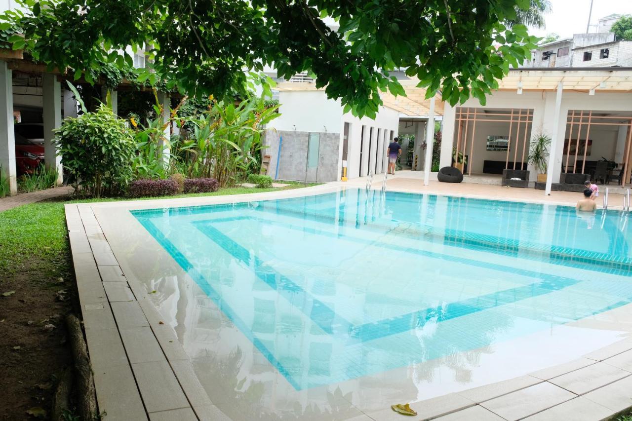 2-Bedroom Boutique City Condo - Newly Renovated! Cebu Екстериор снимка