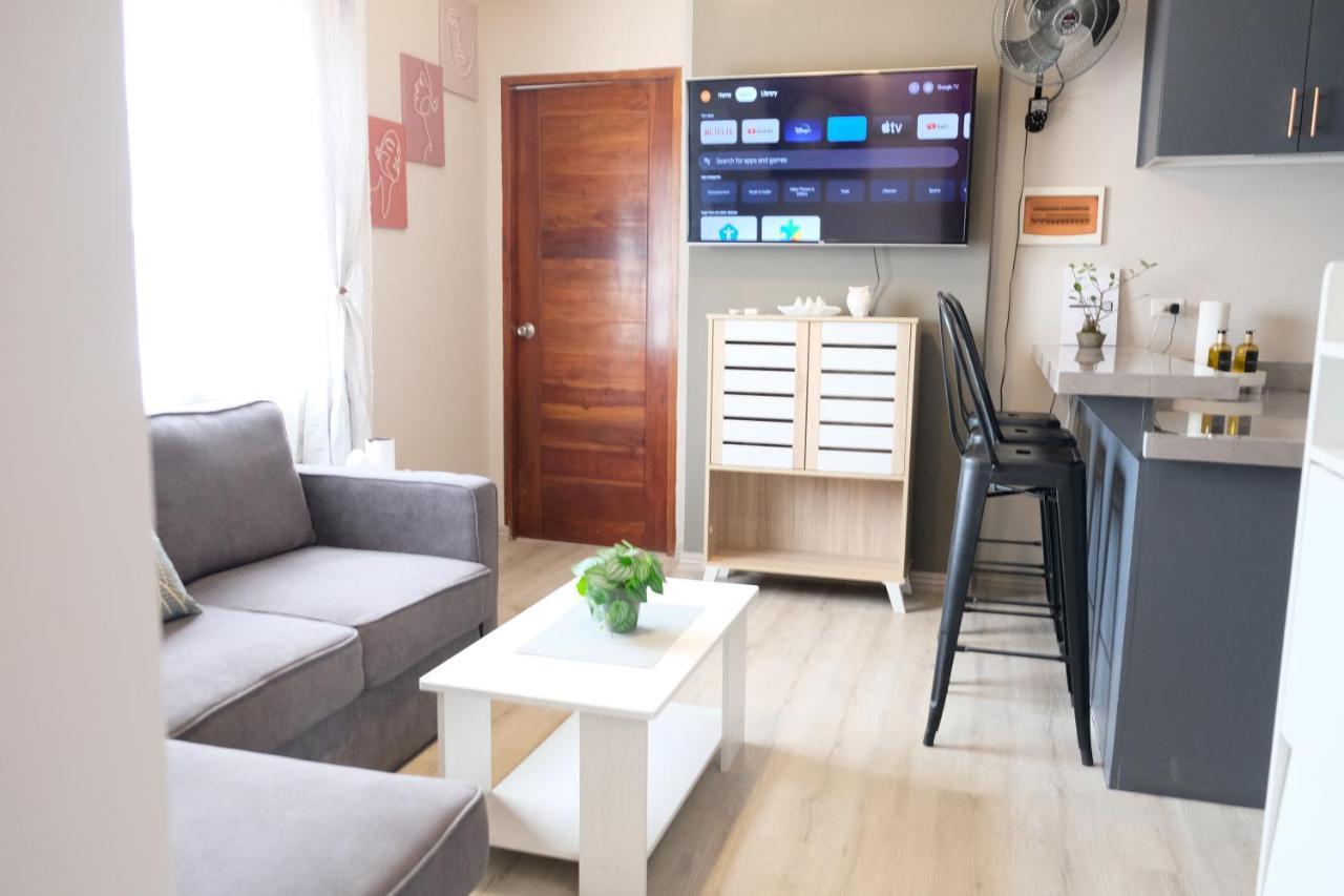 2-Bedroom Boutique City Condo - Newly Renovated! Cebu Екстериор снимка