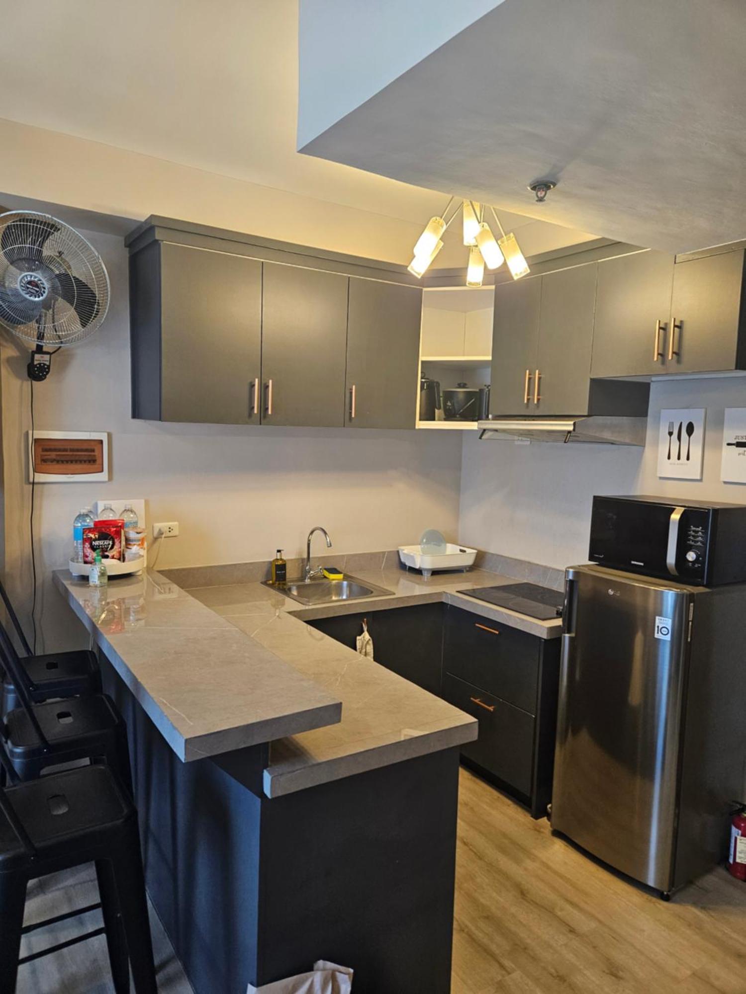 2-Bedroom Boutique City Condo - Newly Renovated! Cebu Екстериор снимка