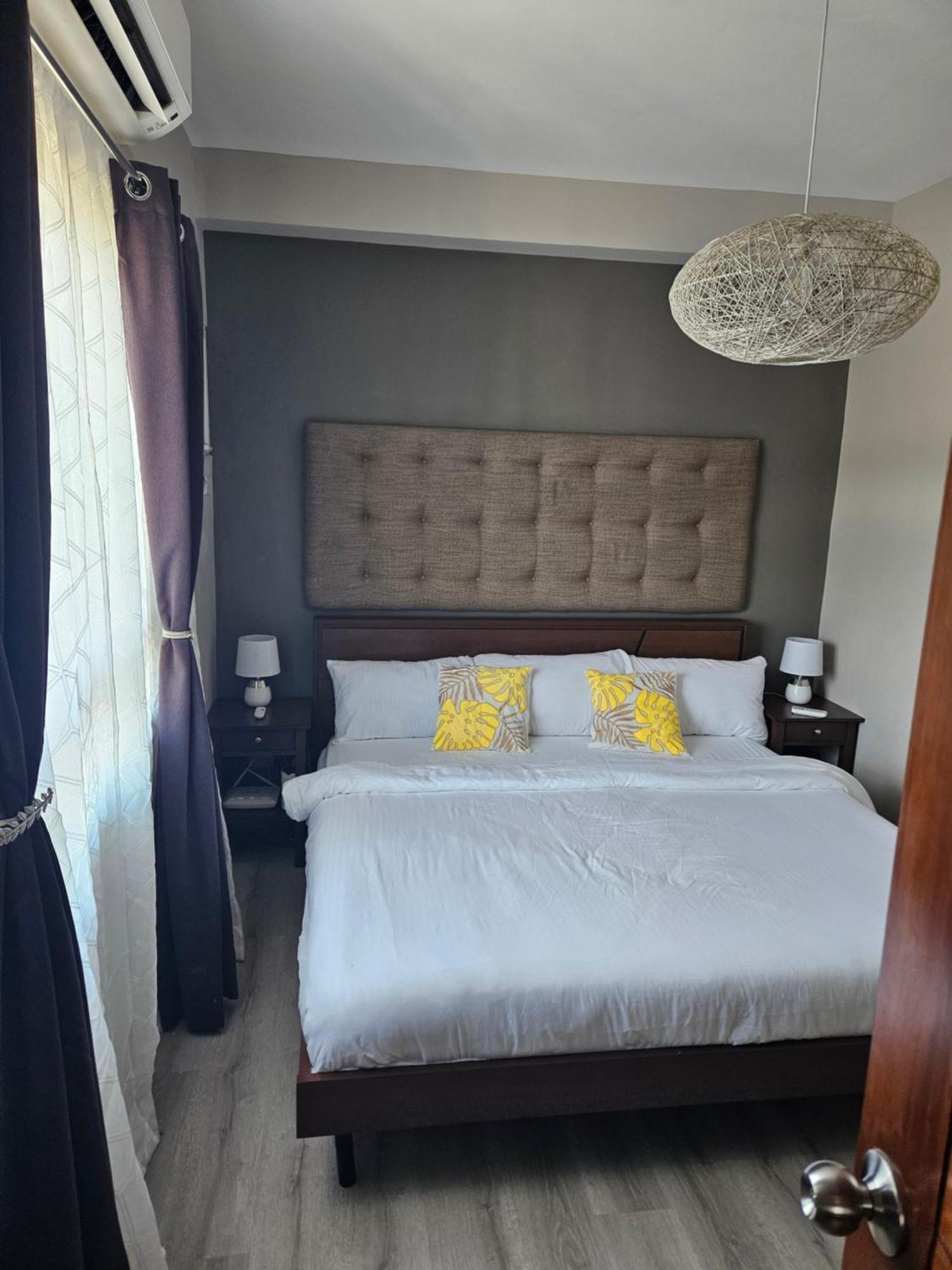 2-Bedroom Boutique City Condo - Newly Renovated! Cebu Екстериор снимка