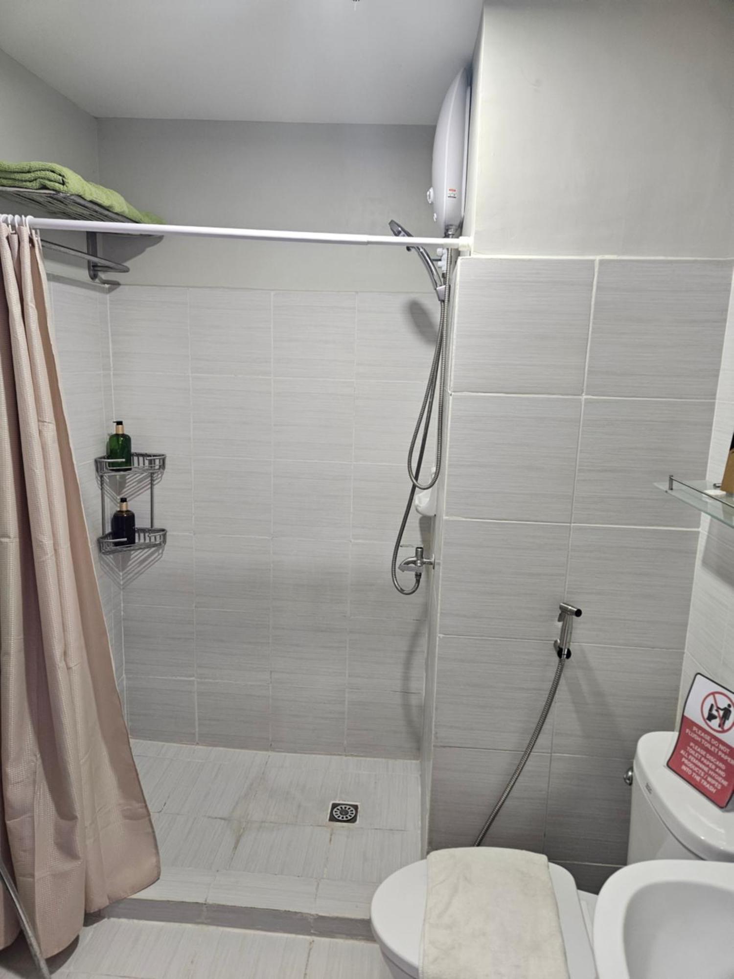 2-Bedroom Boutique City Condo - Newly Renovated! Cebu Екстериор снимка